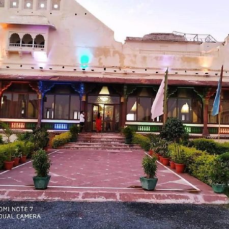 Hotel Mpt Sheesh Mahal, Orchha Exteriér fotografie