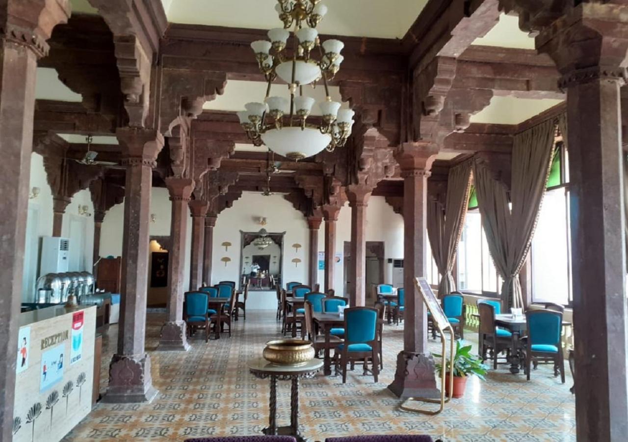 Hotel Mpt Sheesh Mahal, Orchha Exteriér fotografie