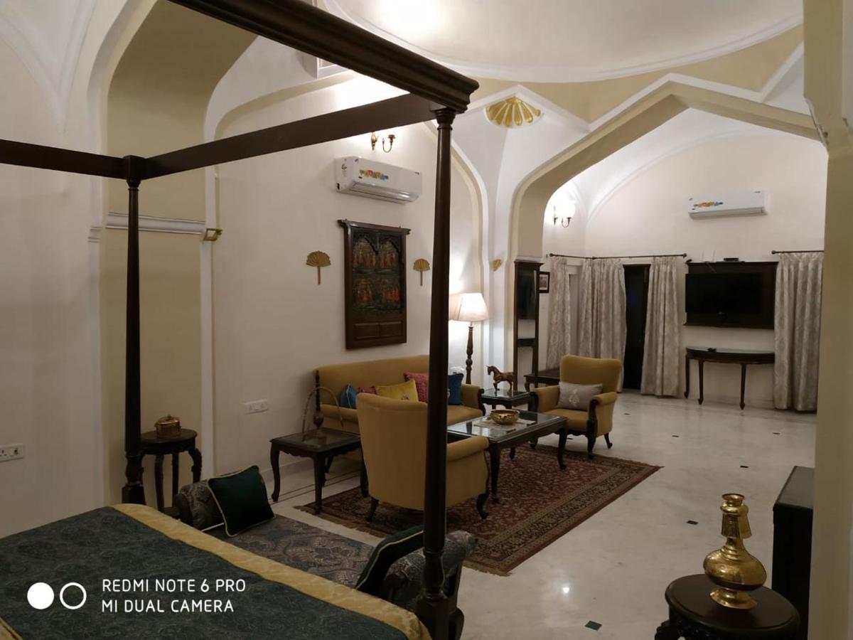 Hotel Mpt Sheesh Mahal, Orchha Exteriér fotografie