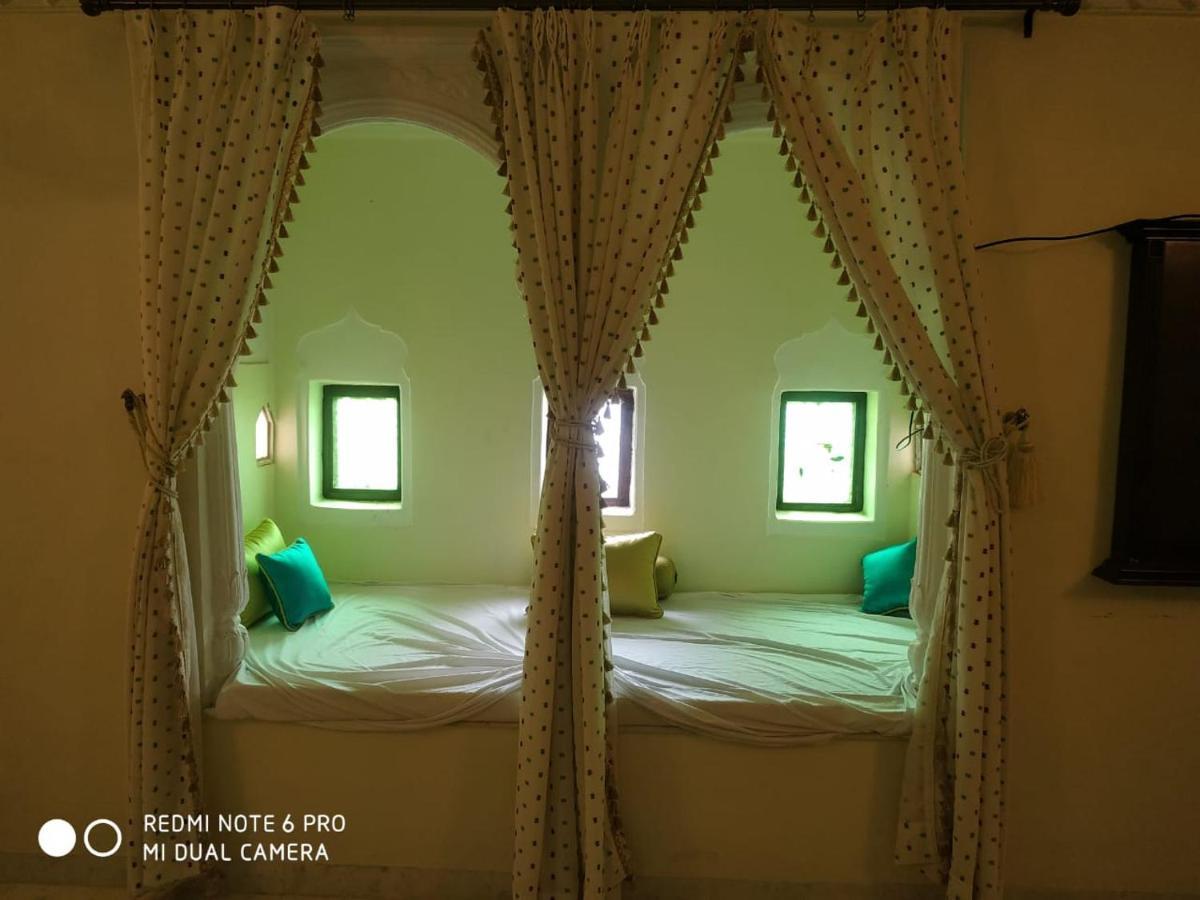 Hotel Mpt Sheesh Mahal, Orchha Exteriér fotografie
