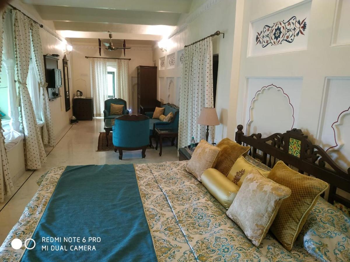 Hotel Mpt Sheesh Mahal, Orchha Exteriér fotografie
