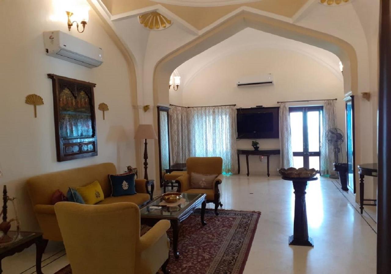 Hotel Mpt Sheesh Mahal, Orchha Exteriér fotografie